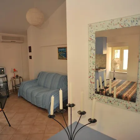 Valparaiso Apartment Sutivan